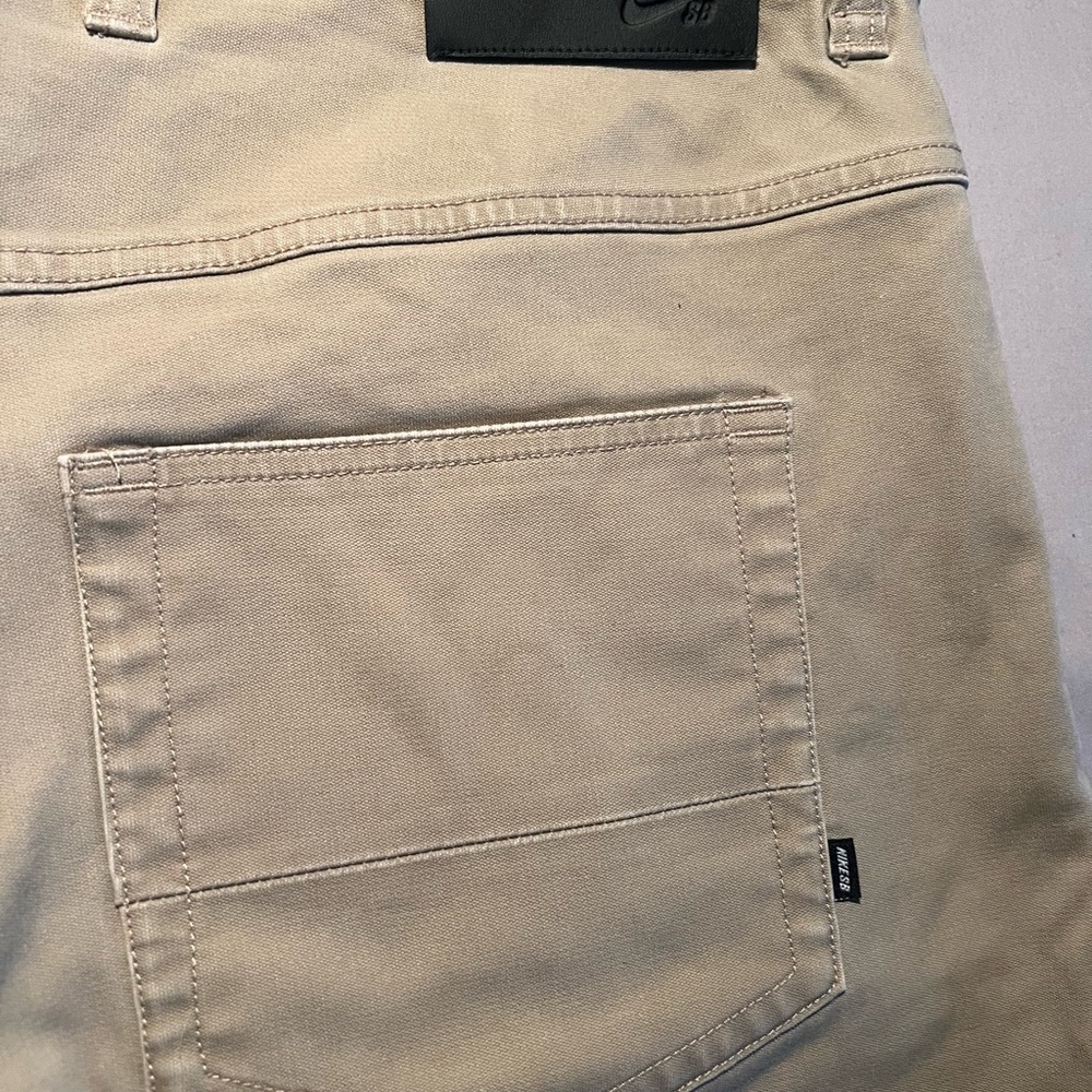 Nike SB tan Jean shorts - Picture 4 of 6